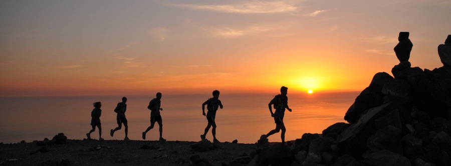 Le team Hoka se renforce pour 2014 2 Le Team Hoka en séance photo en Sicile