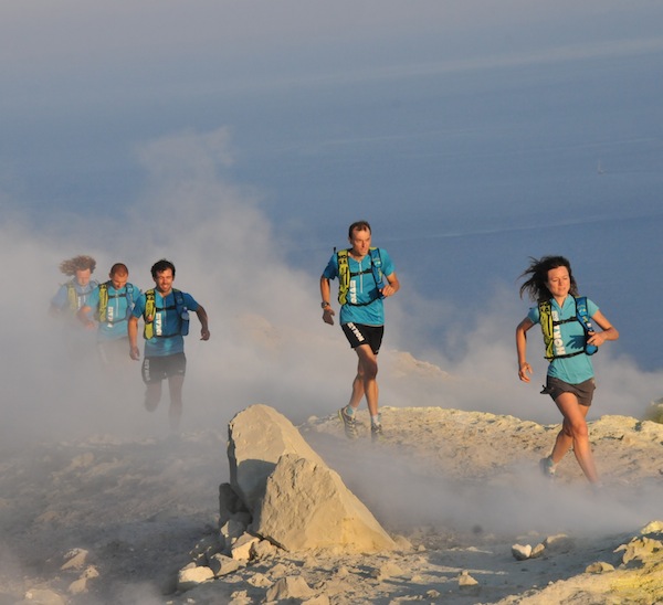 Le team Hoka se renforce pour 2014 1 Le team Hoka 2013 emmené par Maud Combarieu