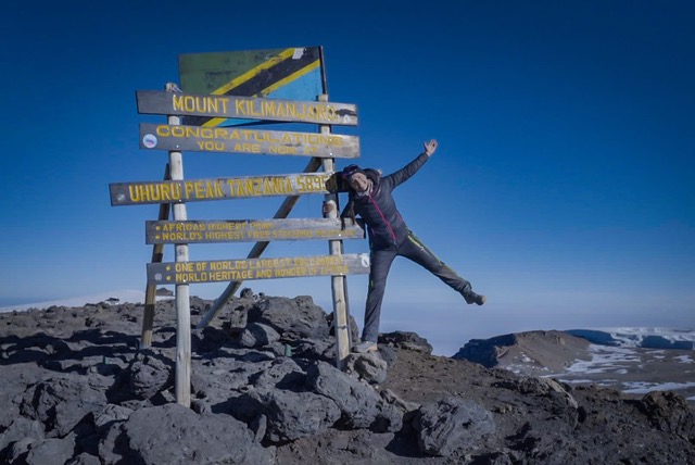 Vanessa Morales établit un nouveau record au Kilimandjaro - Outdoor Edtions